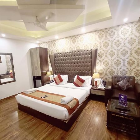 Hotel Waterfall Paschim Vihar Delhi Delhi (National Capital Territory of India) Exterior foto