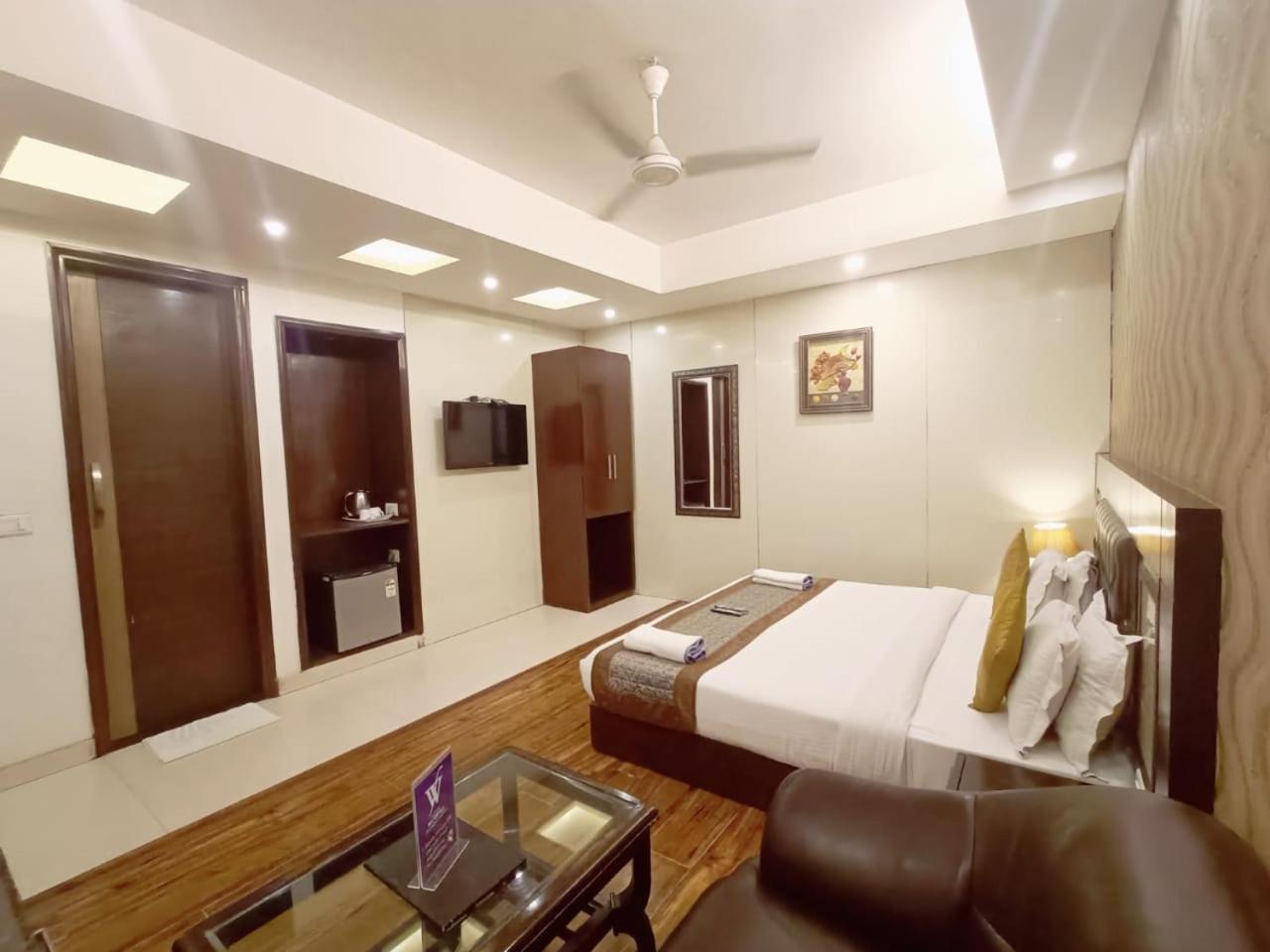 Hotel Waterfall Paschim Vihar Delhi Delhi (National Capital Territory of India) Exterior foto