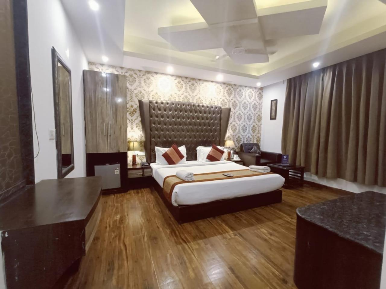 Hotel Waterfall Paschim Vihar Delhi Delhi (National Capital Territory of India) Exterior foto