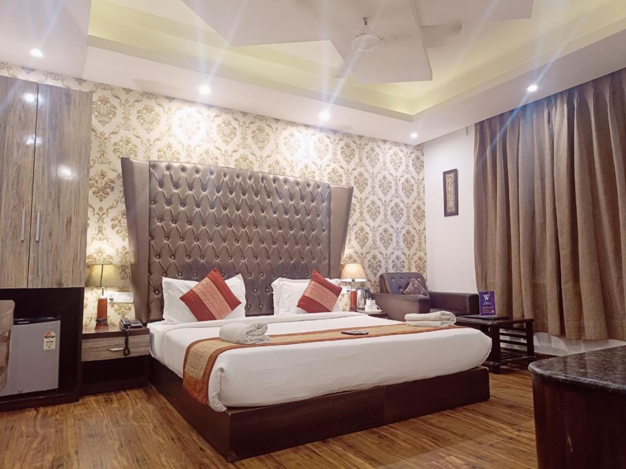Hotel Waterfall Paschim Vihar Delhi Delhi (National Capital Territory of India) Exterior foto